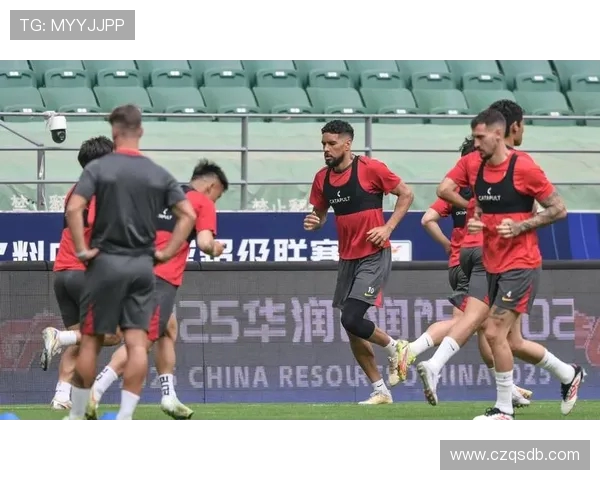 浙江队鏖战长春亚泰激烈对攻上演秋日绿茵胜负之争