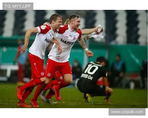 精彩对决终场比分揭晓双方鏖战全场上演逆转传奇瞬间