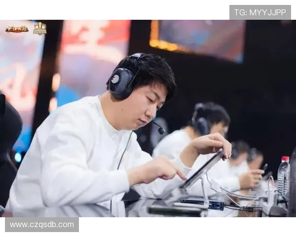 《全球电竞赛事逐鹿巅峰 精英选手争锋赛场激烈对决》